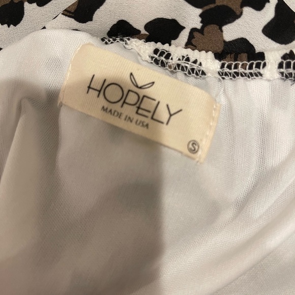 Hopely Leopard Print Maxi Dress from Pink Lily
Boutique
size S - Picture 4 of 5